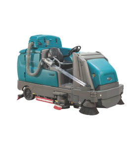 Tennant M17 Rider Scrubber – Right Side View Featuring Optional Pressure Washer Attachment for Deep Cleaning